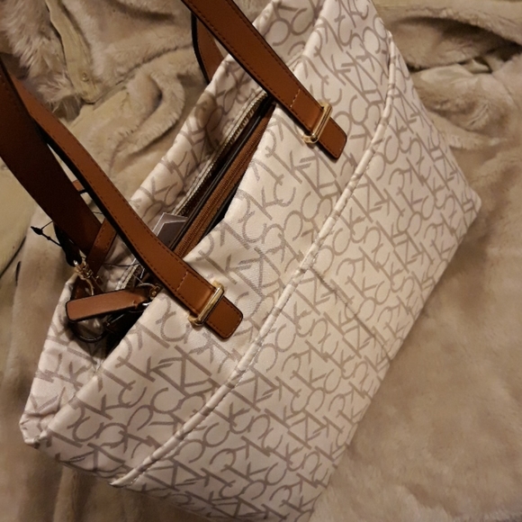 Calvin Klein Logo Tote with Wristlet - Picture 11 of 16